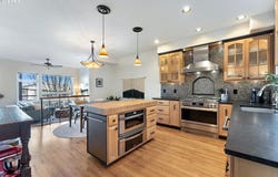 1608 SW MONTGOMERY ST, Portland, OR 97201