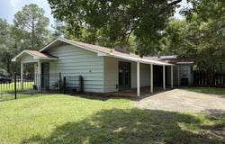 300 Lindale Circle Street, Clinton, MS 39056