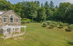 3 Apple Hill, Chesterfield, NH 03443
