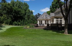 9 Larkspur Lane, North Oaks, MN 55127
