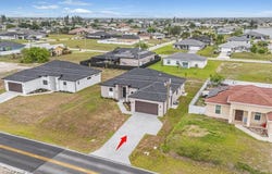 305 Diplomat Parkway E, Cape Coral, FL 33909