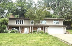 2611 Kyle Avenue N, Golden Valley, MN 55422
