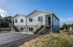 120 CRESCENT St, Tillamook, OR 97141