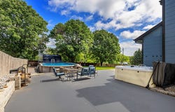 3170 E Kenyon Avenue, Des Moines, IA 50320