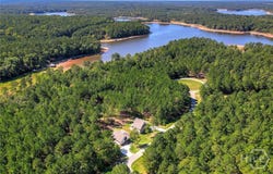 1192 Sunset Cove, Tignall, GA 30668