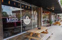 33 North Main Street, Paris, TX 75460