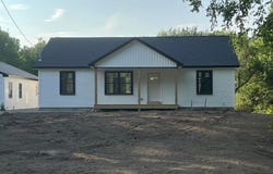 29 Sunnybrook Farm Road, Bridgton, ME 04009