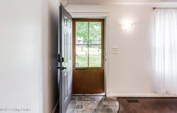 5005 Red Oak Ln, Louisville, KY 40218