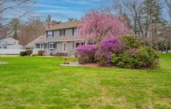 39 Dwelley Ave, Hanover, MA 02339