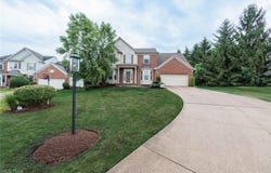 100 Hartford Court, Broadview Heights, OH 44147