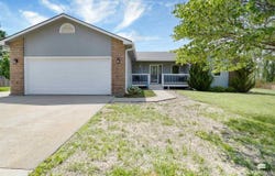 8629 Eagles Landing Circle, Manhattan, KS 66502