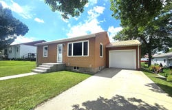 409 Parker Ave, Highmore, SD 57345