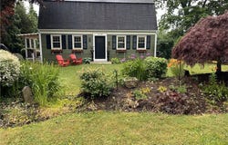 7 Boulevard E, Middletown, RI 02842