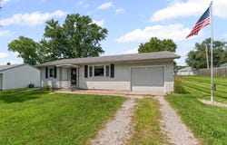 709 E Prospect St, Cameron, MO 64429