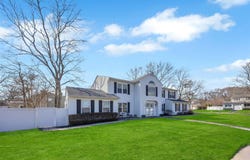 2 Belmont Court, Holbrook, NY 11741