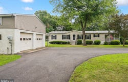 1850 YORK AVENUE, WILLIAMSTOWN, NJ 08094