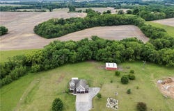14366 County Road 351, St Joseph, MO 64505