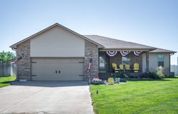 11 Savannah Dr, South Hutchinson, KS 67505