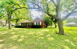 710 North 6th Street, Crockett, TX 75835