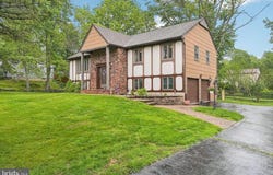 15 DUFFIELD DRIVE, EWING, NJ 08628