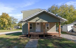103 S Center Street, Cameron, MO 64429