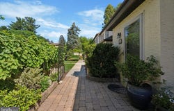 40 PARKRIDGE DRIVE, BRYN MAWR, PA 19010