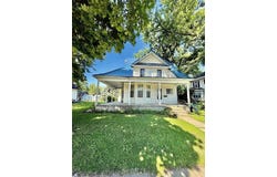 421 4th Avenue S, Washington, IA 52352