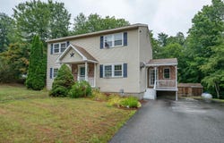 58 Pine Street, Hooksett, NH 03106