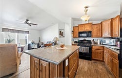 1033 S Estrella Road, Golden Valley, AZ 86413