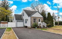 339 Roosevelt Boulevard, West Hempstead, NY 11552