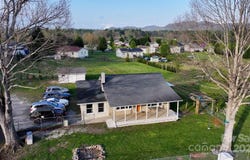 224 Laycock Road, Hendersonville, NC 28792