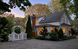 552 Main Street, Cotuit, MA 02635