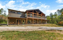 13427 OH-374, Rockbridge, OH 43149