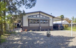 138 Parkdale Circle, Grants Pass, OR 97527