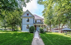 825 PALMER Avenue, OAKLAND, IA 51560