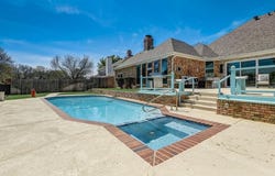 5211 Vicksburg Drive, Arlington, TX 76017