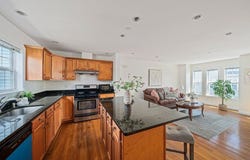 184 Washington St, Quincy, MA 02169