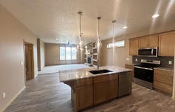 1512 S Meadowland Ave, Sioux Falls, SD 57106