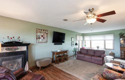 1246 N 75th Avenue W, Newton, IA 50208