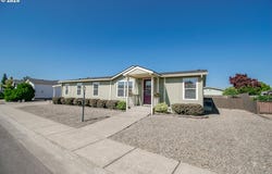 3700 BABCOCK LN, Eugene, OR 97401