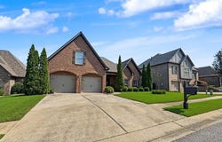206 KENNISTON DALE, PELHAM, AL 35124