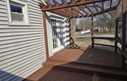 140 GREENVIEW Street, Wood River, IL 62095