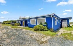 621 N New River Drive, Surf City, NC 28445