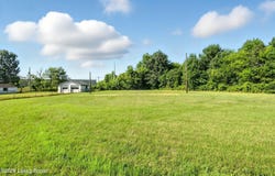 370 Octagon Ave, Louisville, KY 40229
