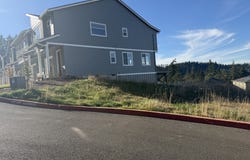 2610 Waterlily Dr, Eugene, OR 97403