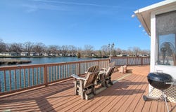 250 Little Peninsula Road, Elgin, IL 60123
