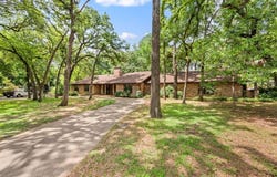 1502 Pebble Creek Drive, Euless, TX 76040
