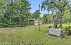 2601 Mayberry Loop Road, Morehead City, NC 28557