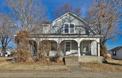 259 E Jefferson Street, Marshfield, MO 65706