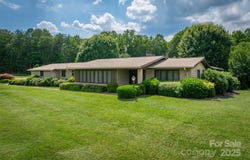 2813 Lakeview Drive, Lenoir, NC 28645